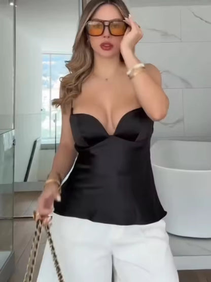 Elegantní černý top s výstřihem do V a odhalenými zády na ramínka - dámský top na večer